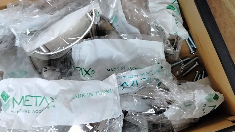 Butoni ,, scoică,, mobilier