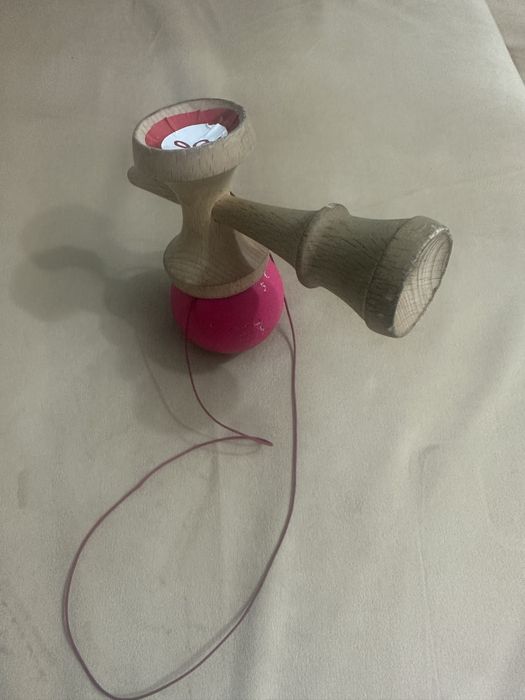 Kendama Europe Roz