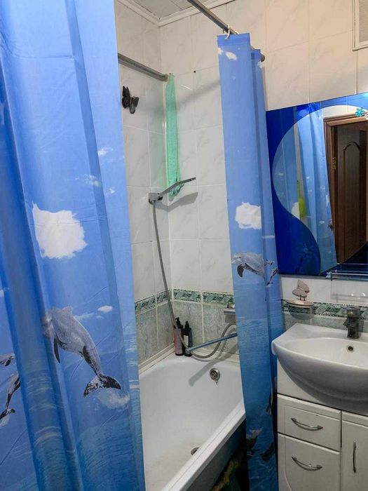 Продается 2 комнатная в 4 мкр