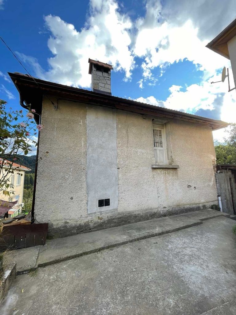 Продава се Къща в с. Момчиловци, Област Смолян - 201 кв.м за 299 €/кв.м - Снимка #1