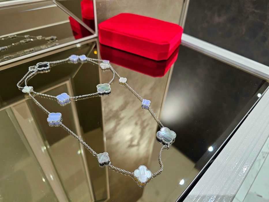 Van Cleef & Arpels VCA Silver Mother 16 Motifs Alhambra Дамско Колие