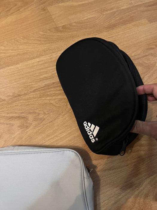 Gentuțe, borsete Adidas originale