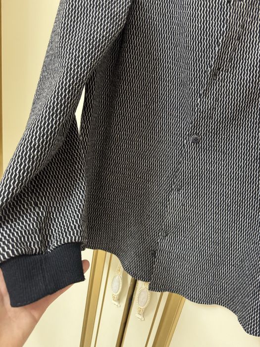 Продается плотная рубашка, идеально для зимой или осенью размер М