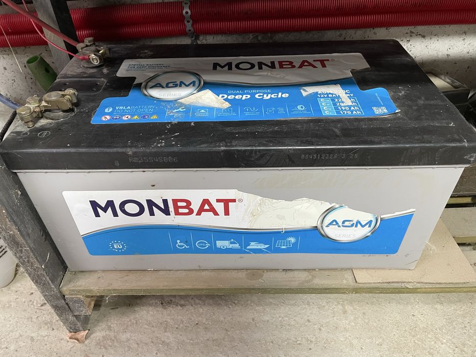 Baterie MONBAT AGM Pentru panouri sau camioane