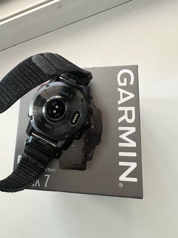 Часы Garmin fenix 7 Solar