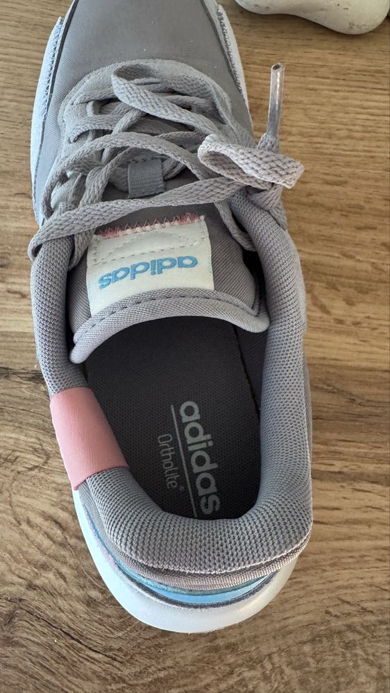 Дамски маратонки Adidas номер 37 1/3