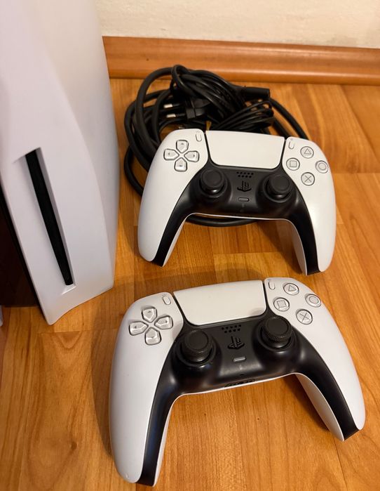 Playstation 5 disc edition, 825GB, stare perfecta de functionare