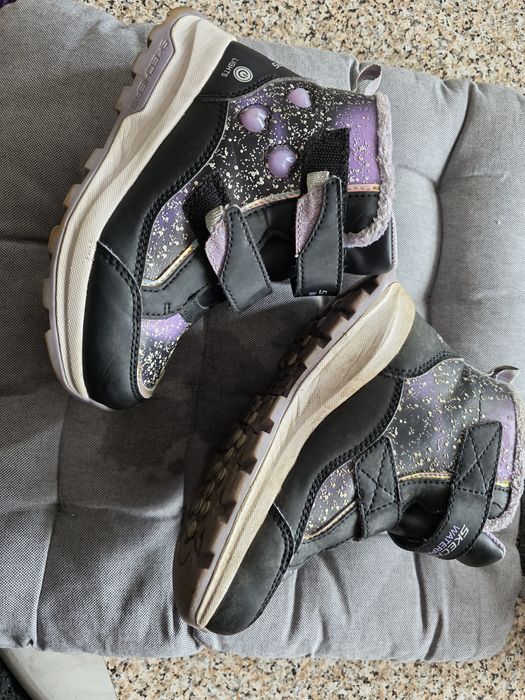 Sketchers  waterproor