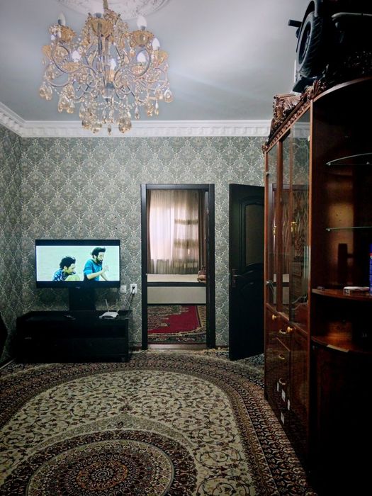 Продаётся 3х комнатная  3/1/4 Массив Феруза