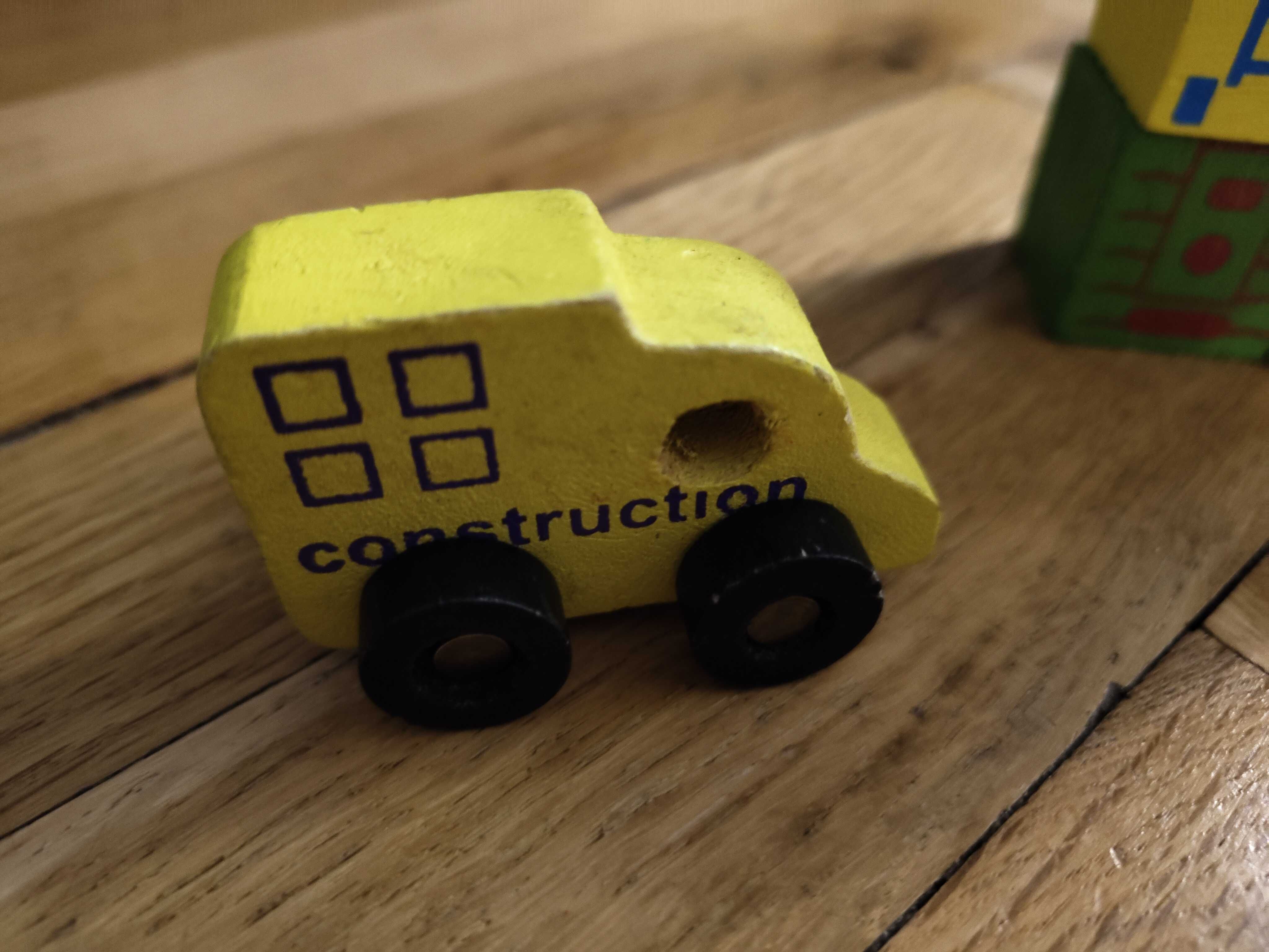 Дървен конструктор от кубчета и коли за бебета