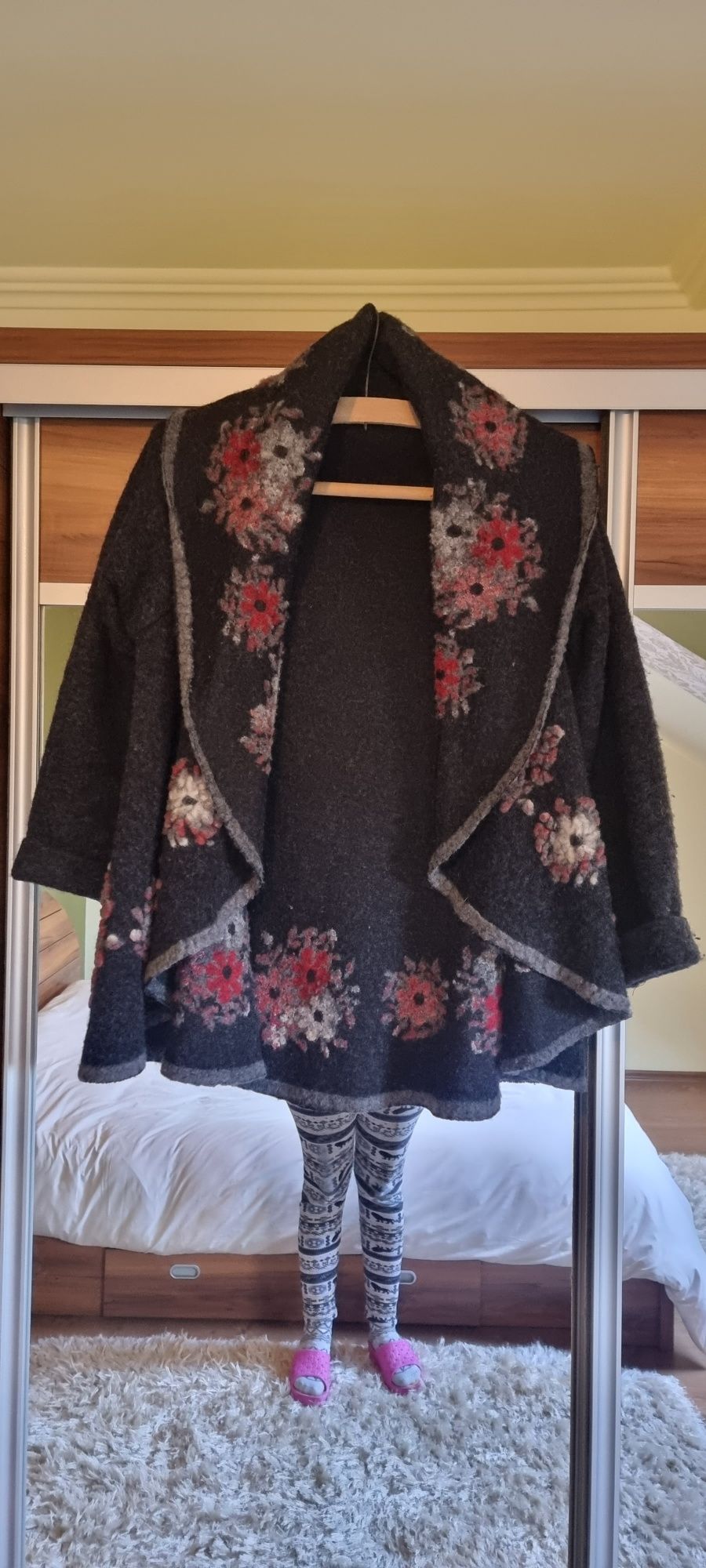 Cardigan din lâna purā
