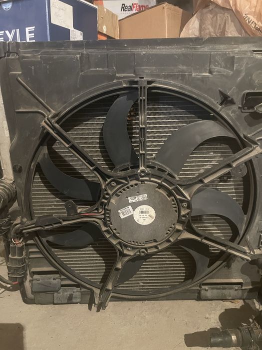 Радиатор БМВ Х5 Е 70 4,8 обьем