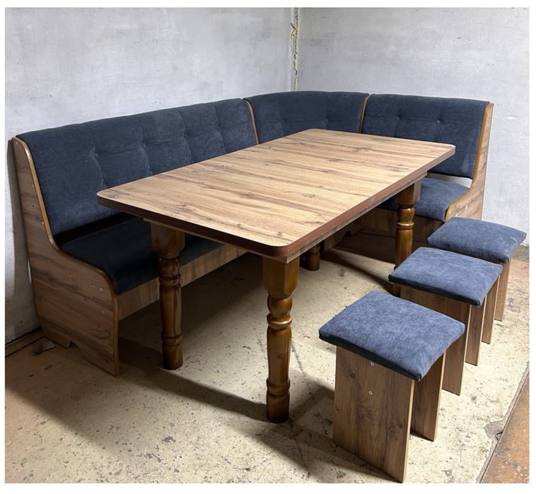 Кухонный уголок диван, стол 3 стула