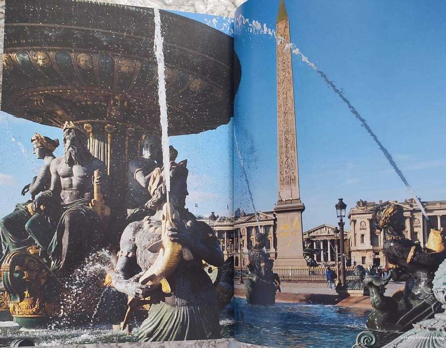 Книга Champs Elysées. The story of the world's most beautiful avenue.