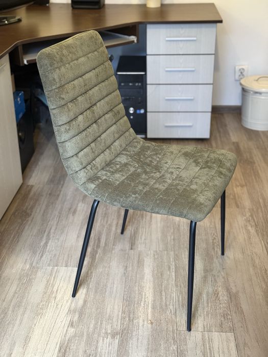 Scaune verzi dinning sufragerie picioare negre