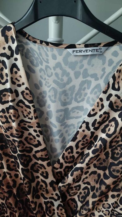 Сатенена тигрова рокля