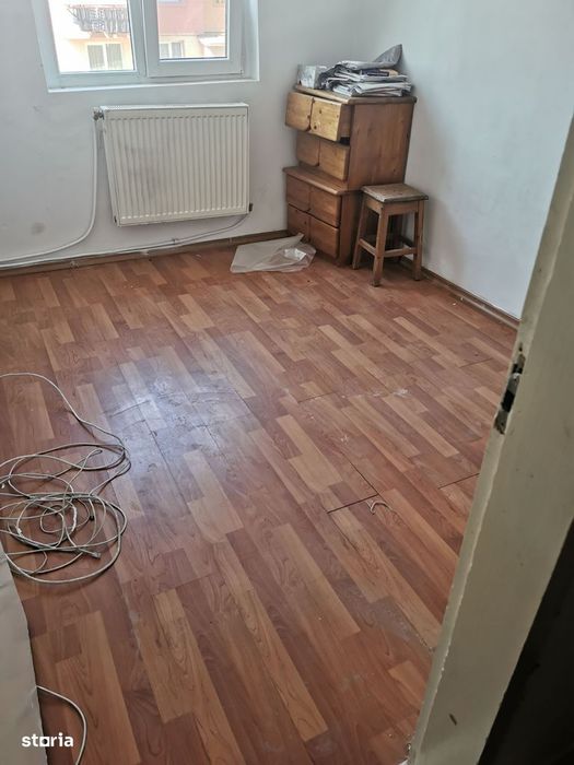 3 camere Savinesti