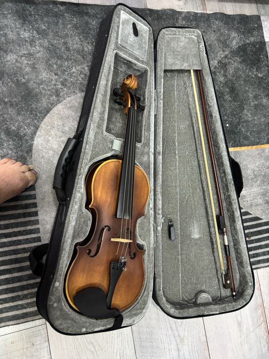 Продам скрипку 15000 тенге