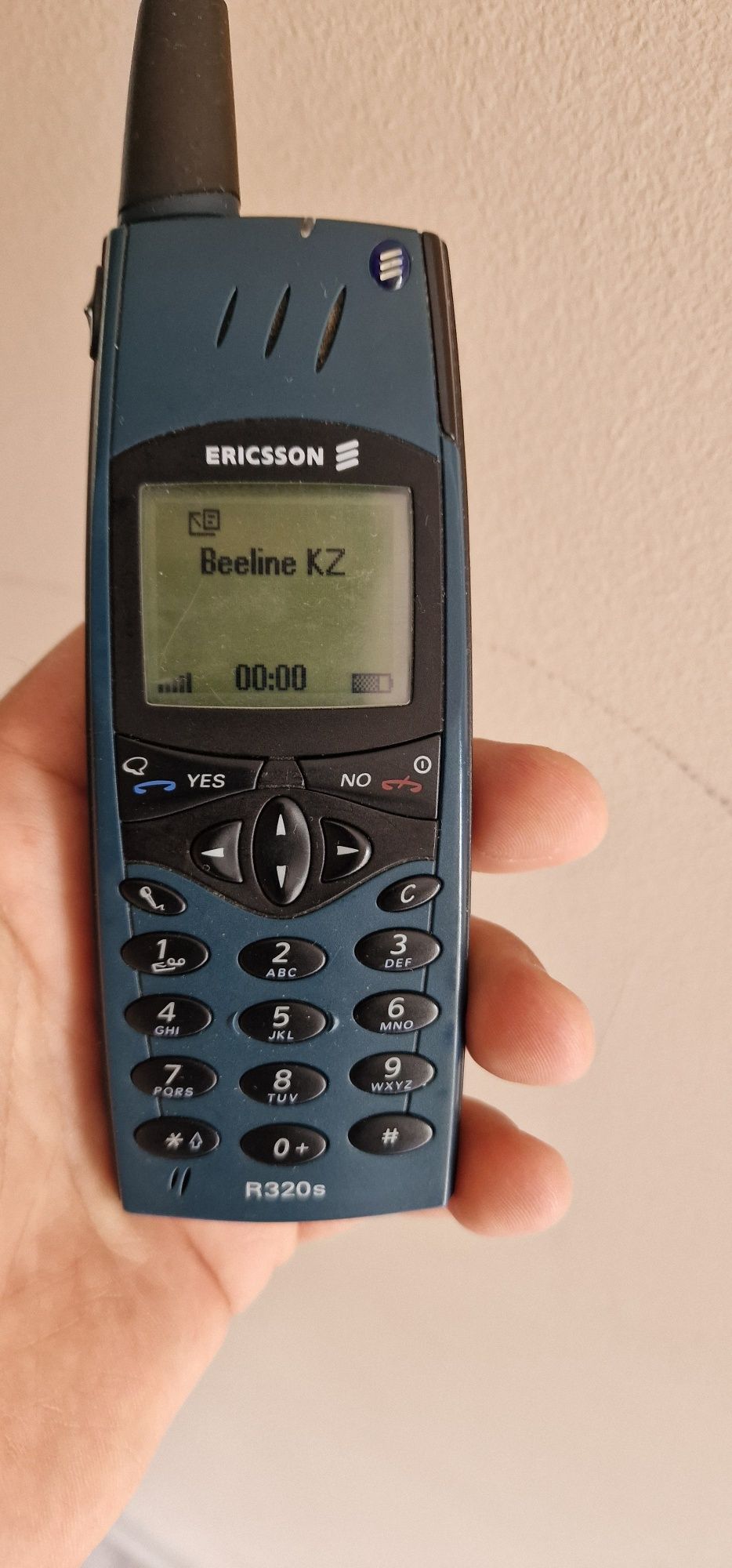 Ериксон r320 синий