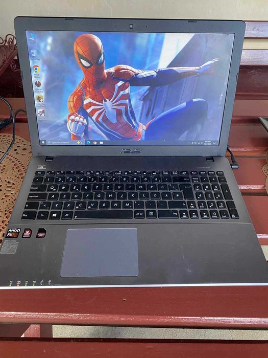 Laptop Asus AMD 12 Core