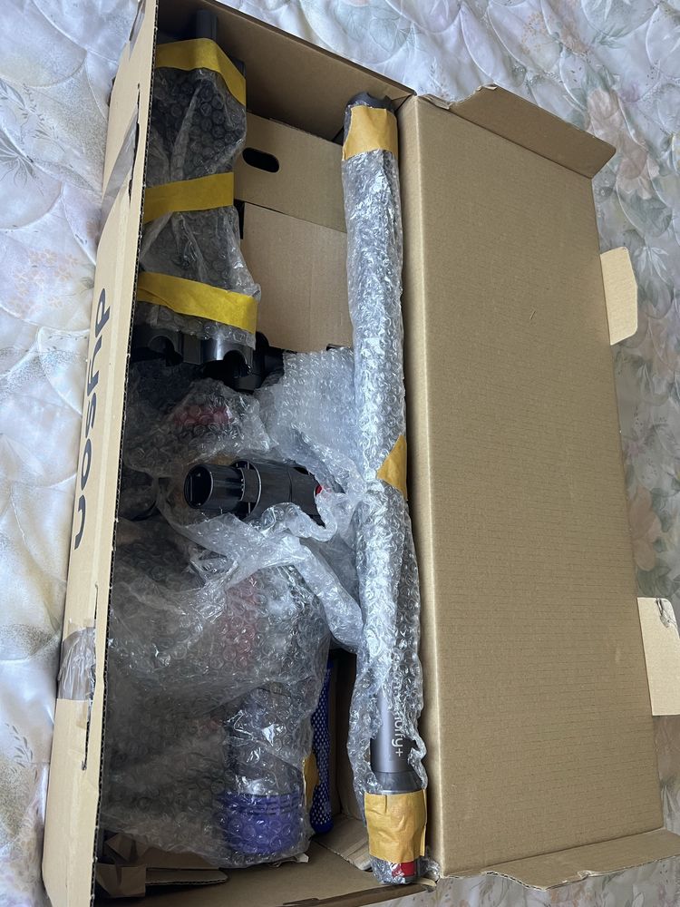 Прахосмукачка Dyson V8 sv25 ,перфекно състояние