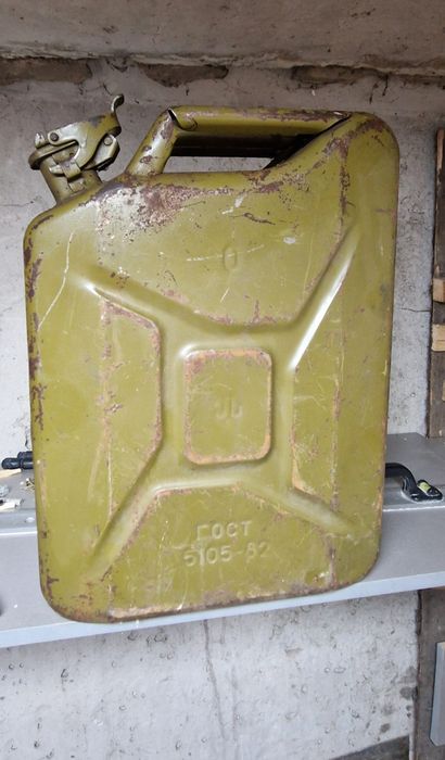 Канистра железная бу