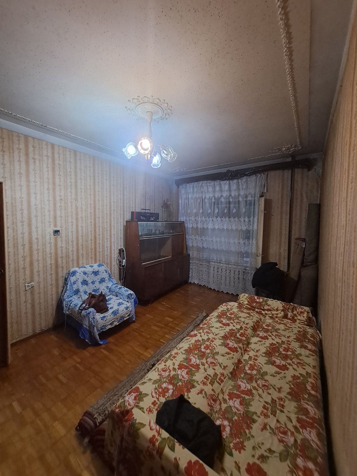 Продаю на м-в Бешагач 1в2/1/5, ориентир 127школа