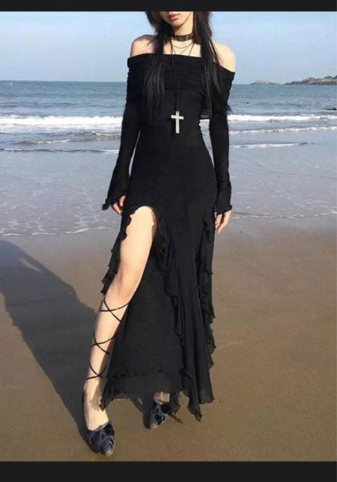 Продам платье 5000 тг