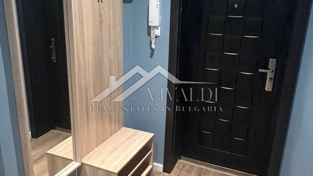 Дава се под наем Тристаен апартамент в Варна, Център - 100 кв.м за 850 € - Снимка #16