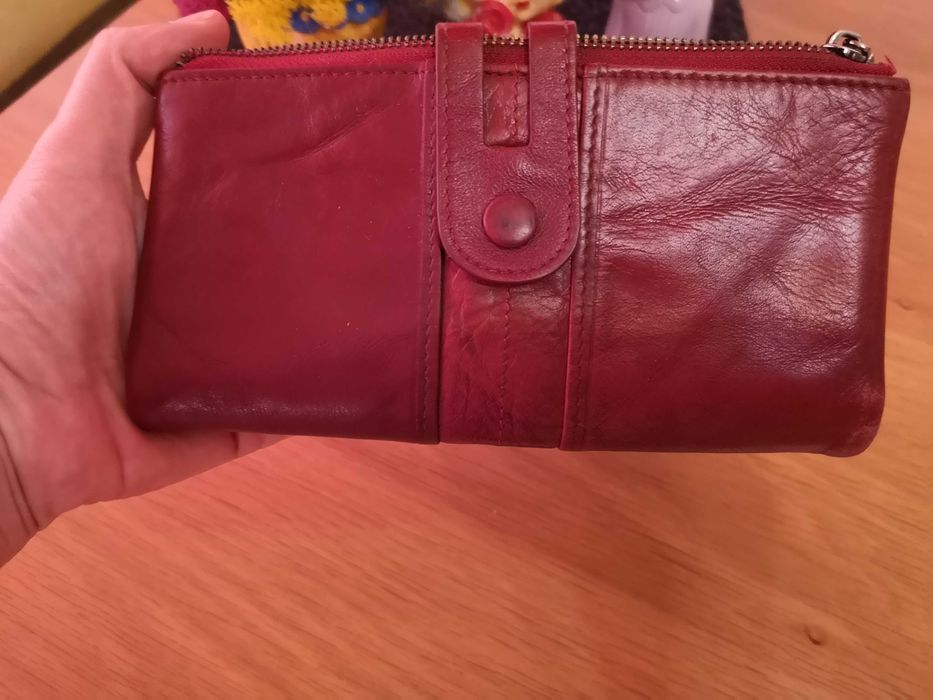 Дамско портмоне естествена кожа и несесери