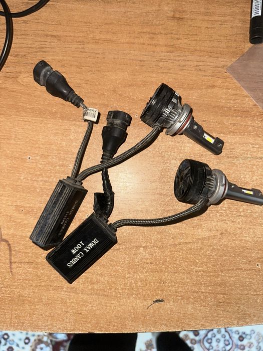 би лед на камри.