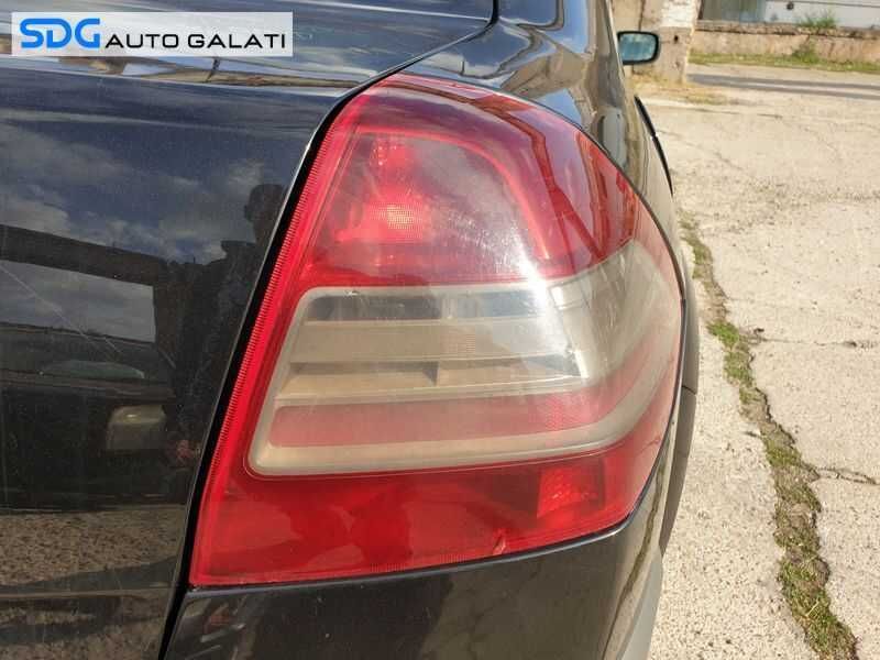 Stop Lampa Tripla Dreapta cu DEFECT Renault Megane 2 Berlina Sedan 2002 - 2008