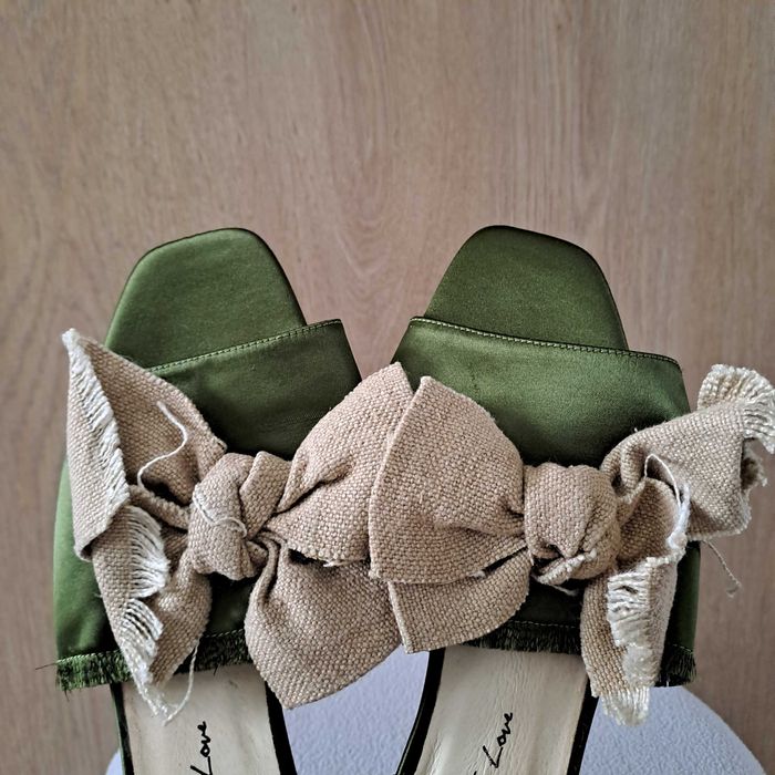 Incaltaminte marimea 40: stiletto, sandale, adidasi, pantofi sport