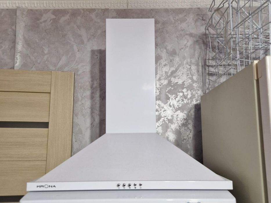 Продам вытяжку в отличном состоянии