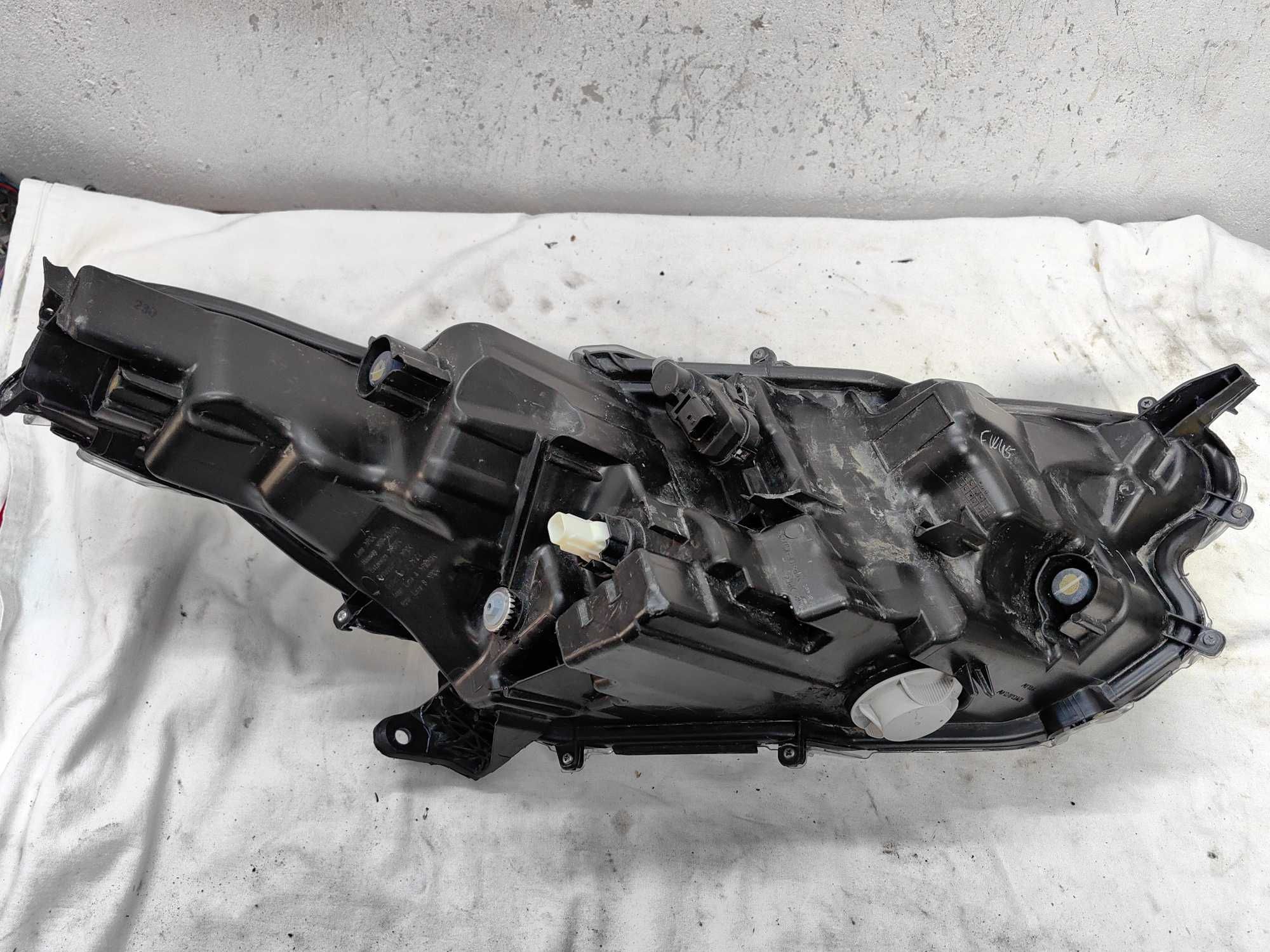 Оригинален фар Тойота Ярис  Toyota Yaris Full Led 2020
