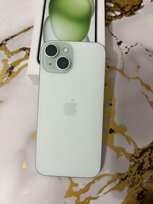 Iphone 15  Green 256 GB