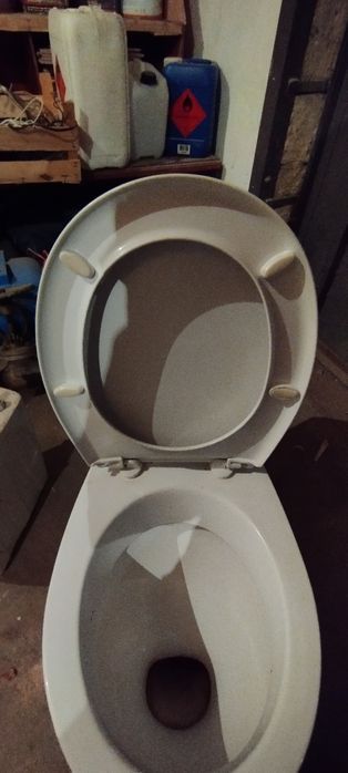 Унитаз в хорошем состоянии