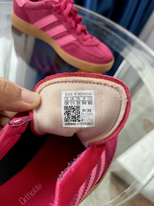 Adidas нови 33 номер