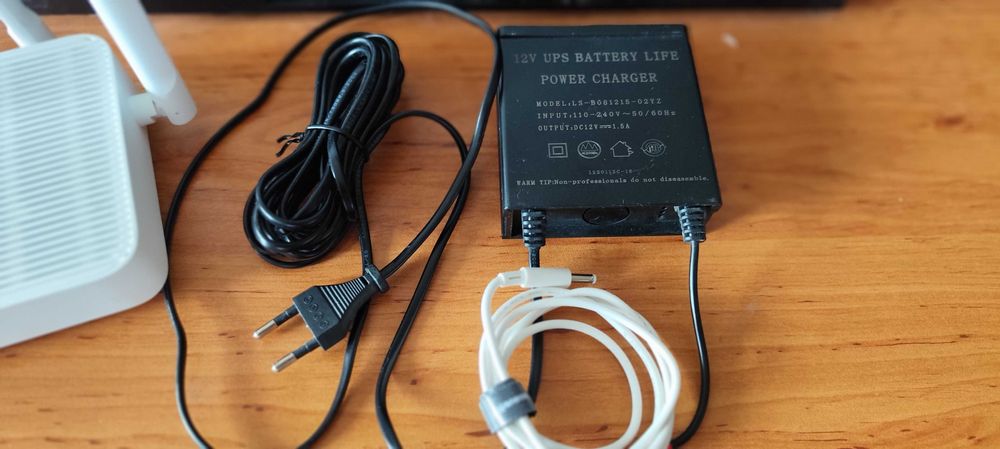 WiFi 6 рутер с непрекъсваемо захранване