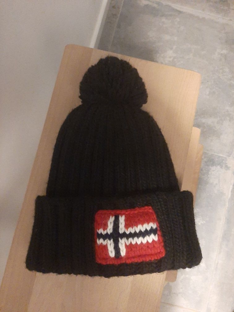 Шапка napapijri черна
