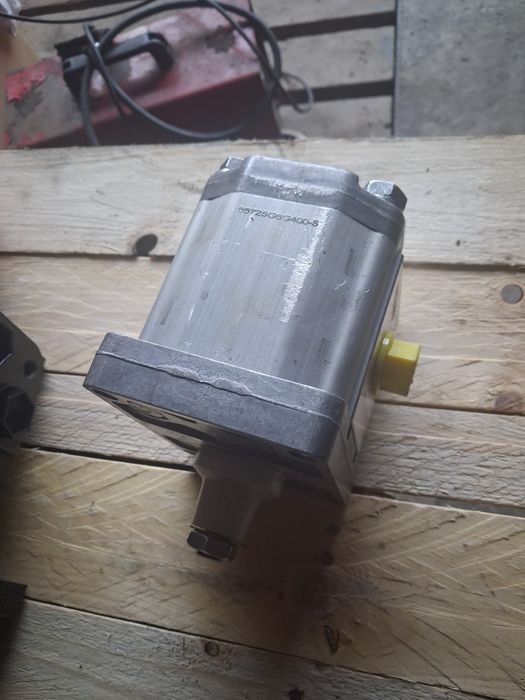 Pompe hidraulice de tractor