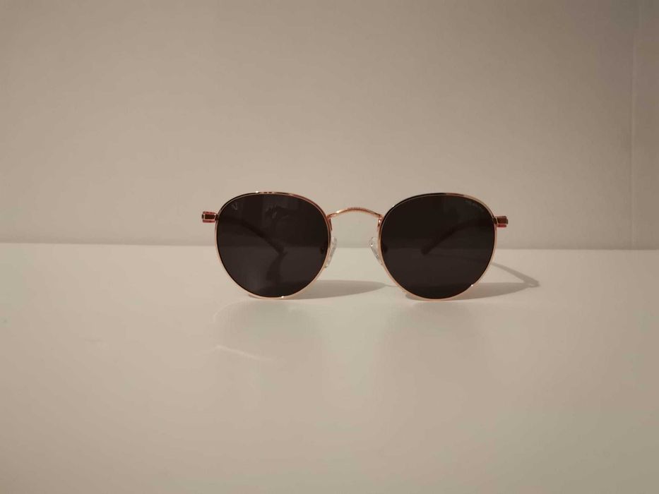 Ochelari de soare CREYESTAL, noi, cu toc si husa