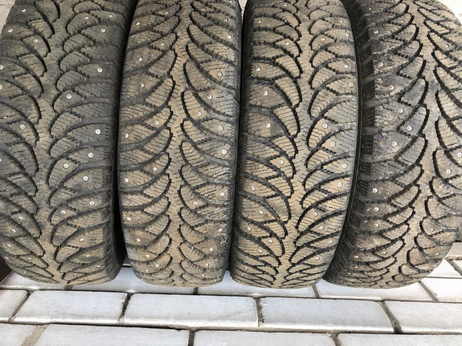 Зимняя резина почти новый R14