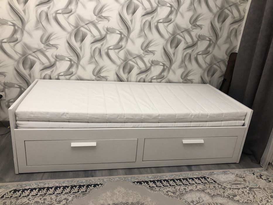 Продам односпальную кровать