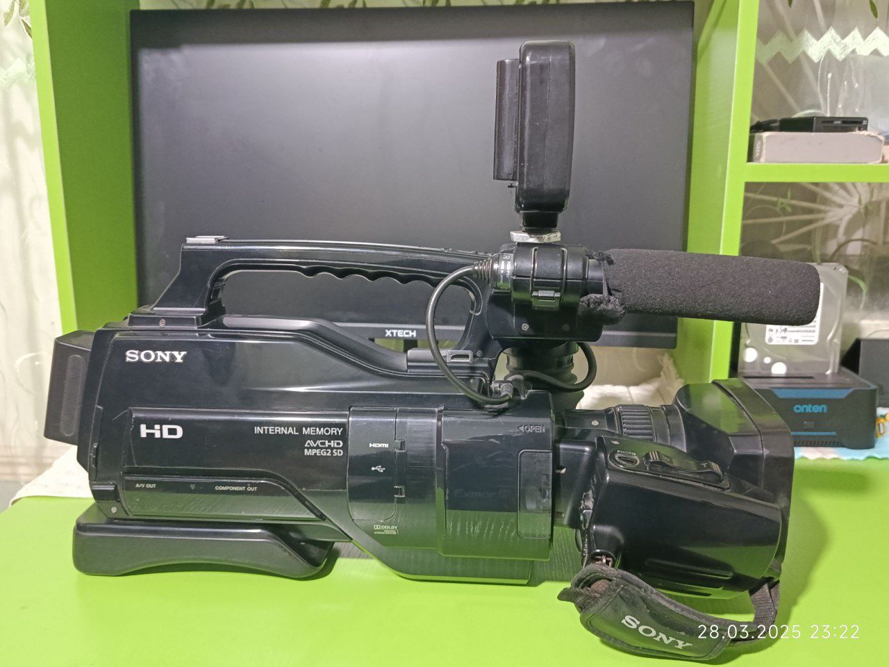 Kamera Sony akumlator flesh kard qoʻshib beriladi