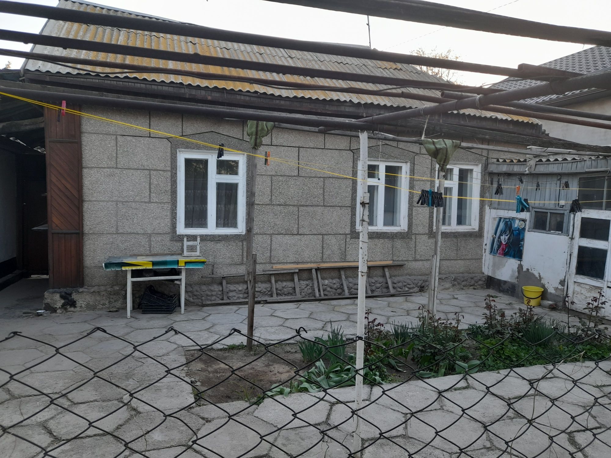 Продам домик срочно! В золотом квадрате.Вариант обмен на залинию.