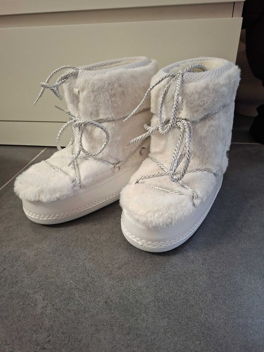 Дамски зимни апрески