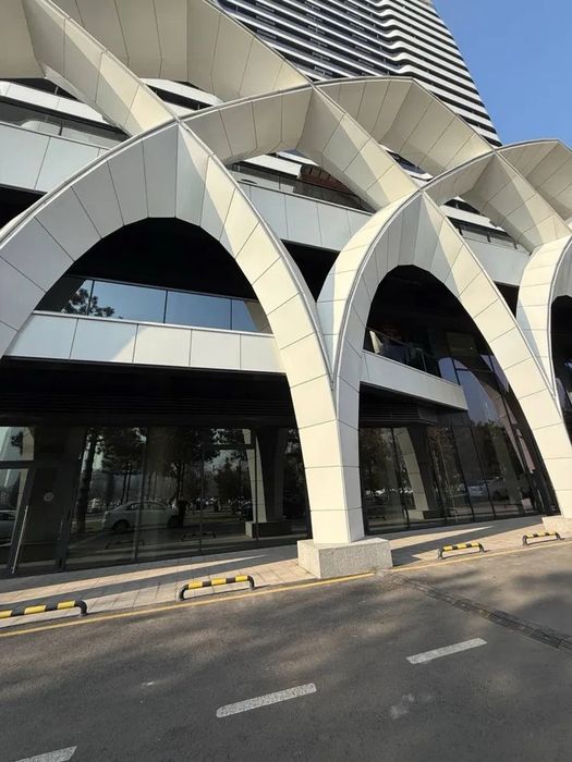 Срочно сдаётся в аренду комм-кое помещение в U-Tower 187 м2 1 линия