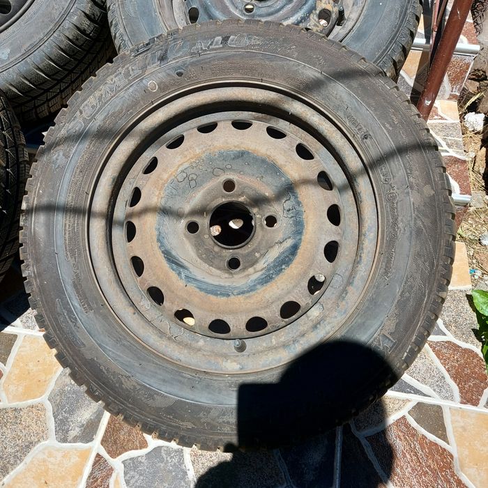 Зимни гуми 165 70 13 sumitomo