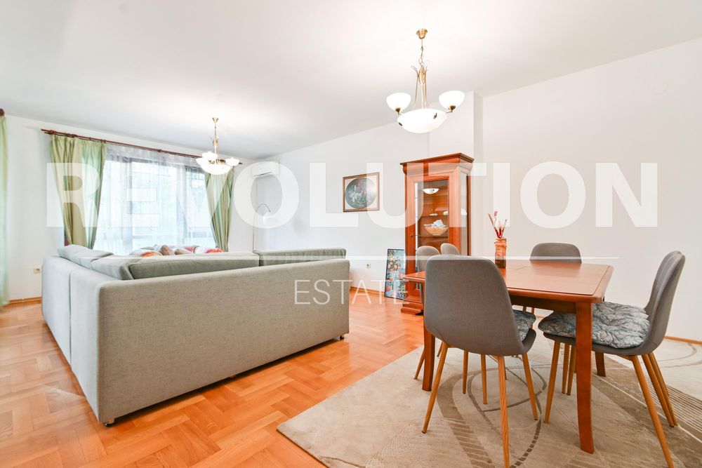 Дава се под наем Двустаен апартамент в София, Стрелбище - 75 кв.м за 715 € - Снимка #1